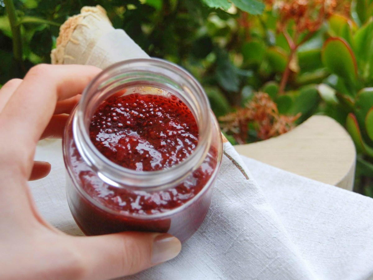 Compota de morango e chia com&nbsp;hortelã