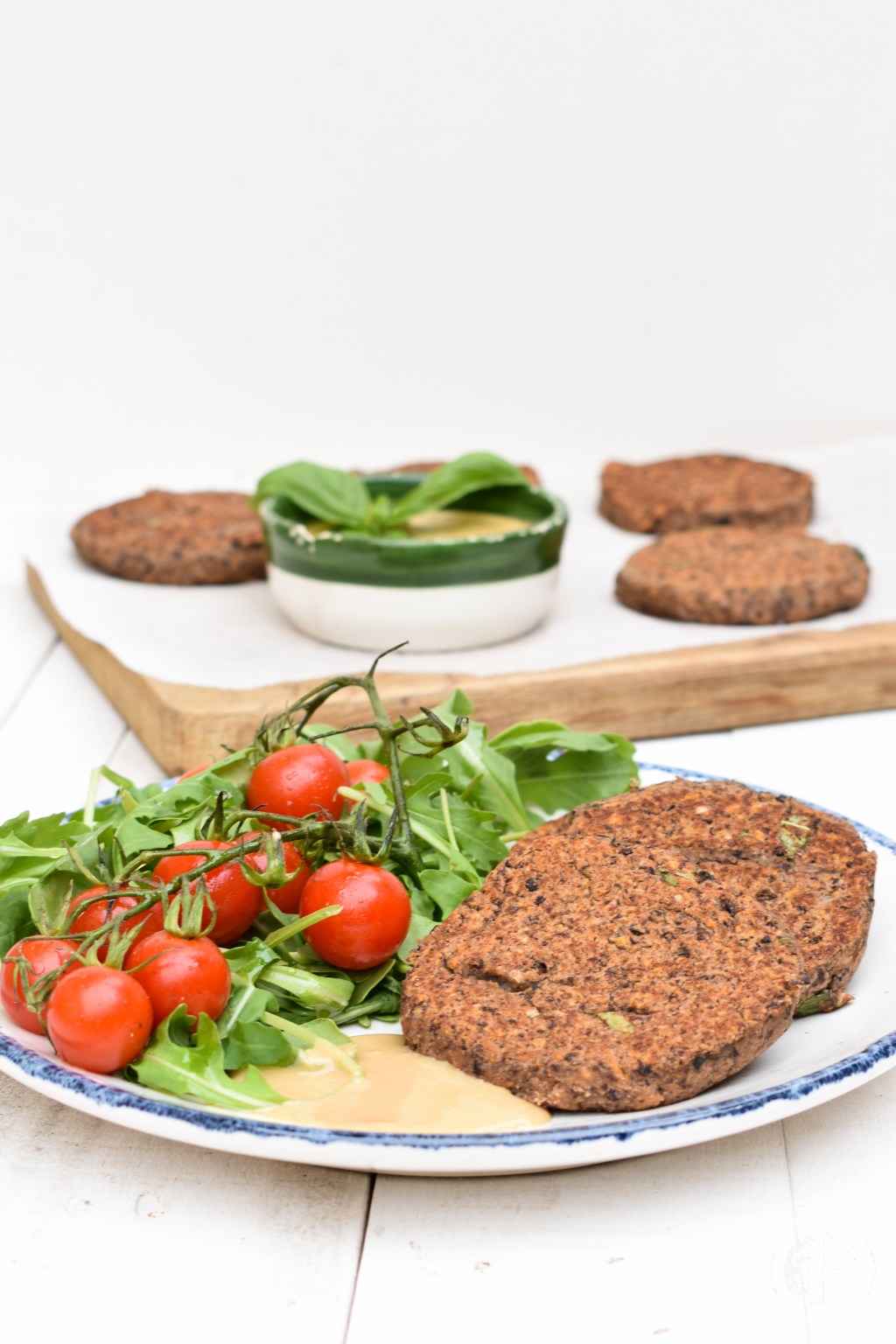 Hambúrgueres veganos de&nbsp;feijão-preto