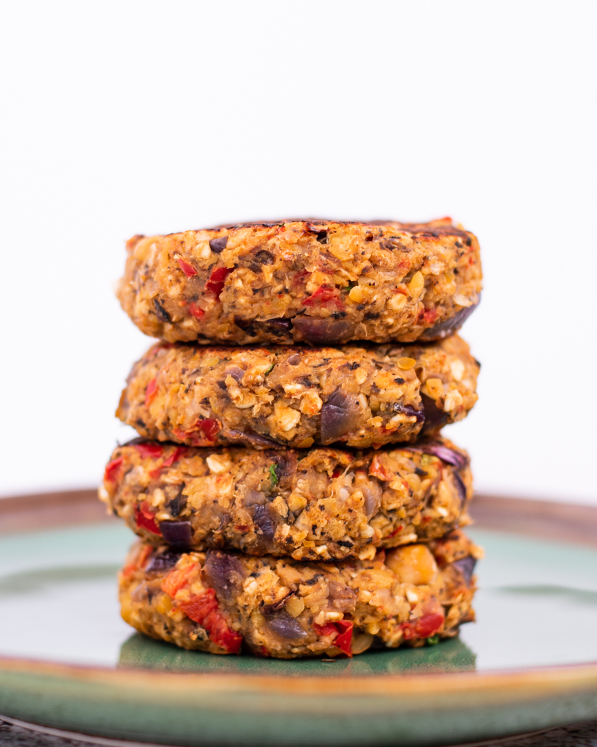 Hambúrgueres de grão e legumes&nbsp;assados