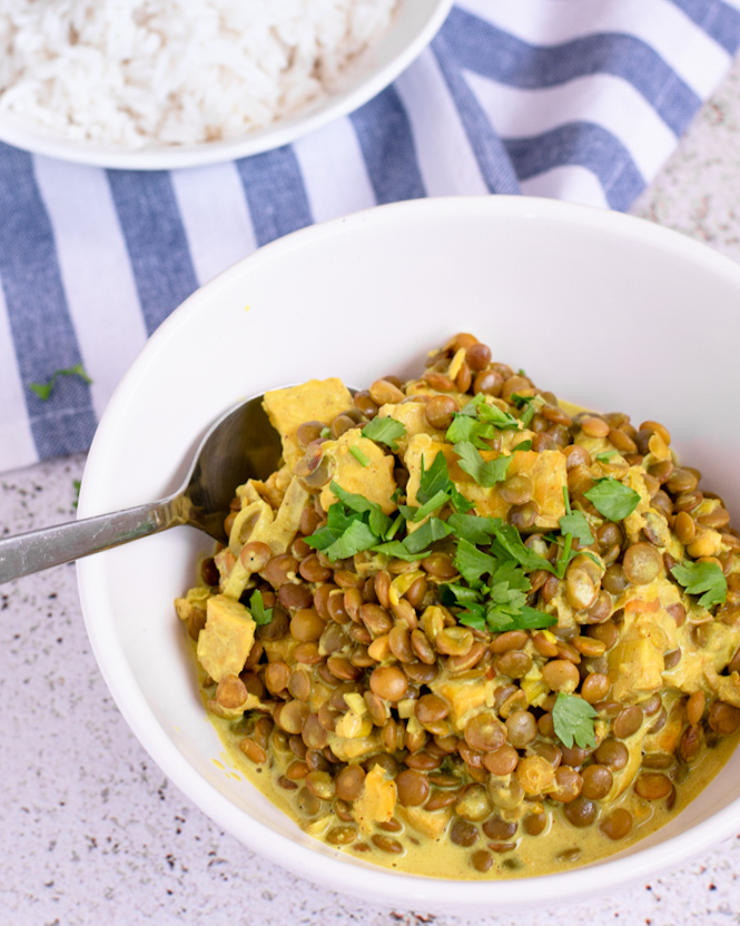 Dahl de lentilhas e&nbsp;tempeh