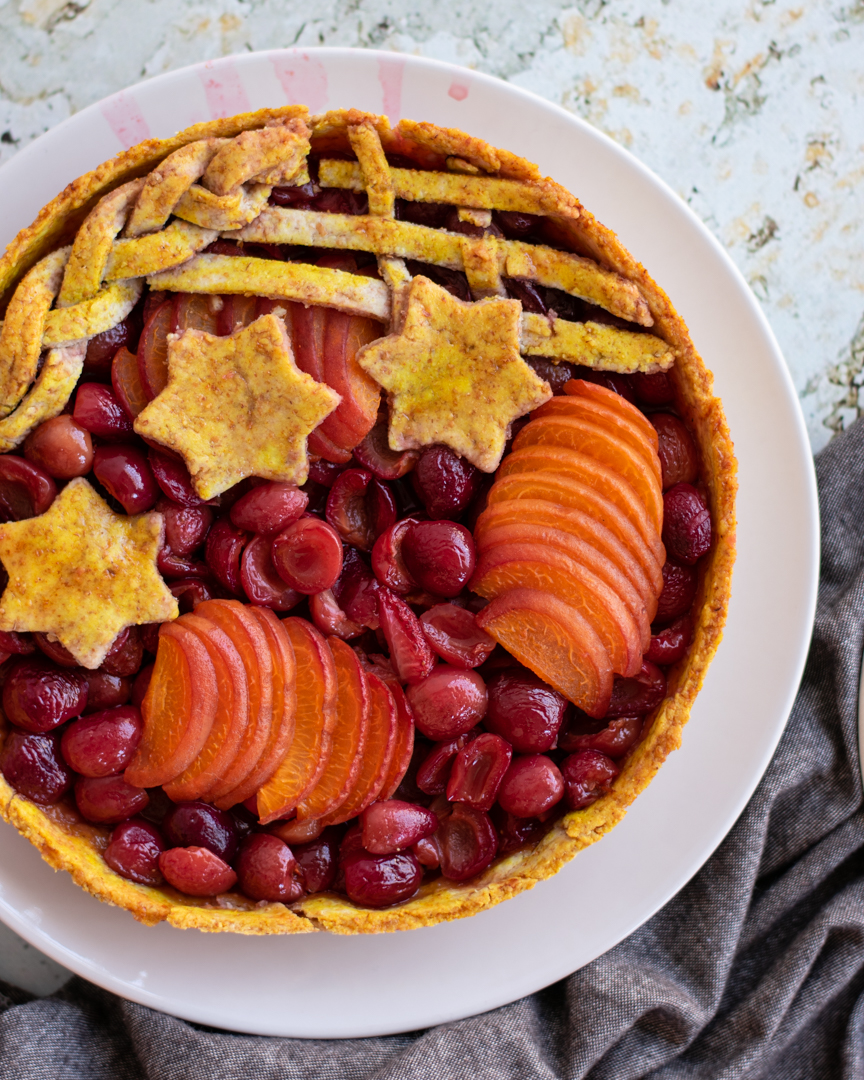 Tarte de cereja, morango e alperce
