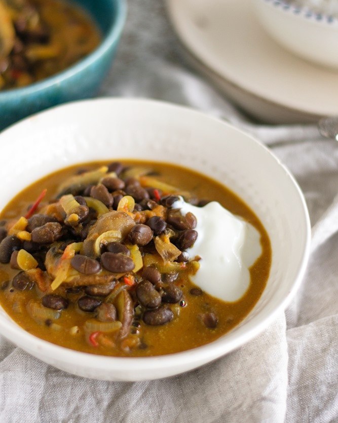 Caril de feijão preto e&nbsp;lima