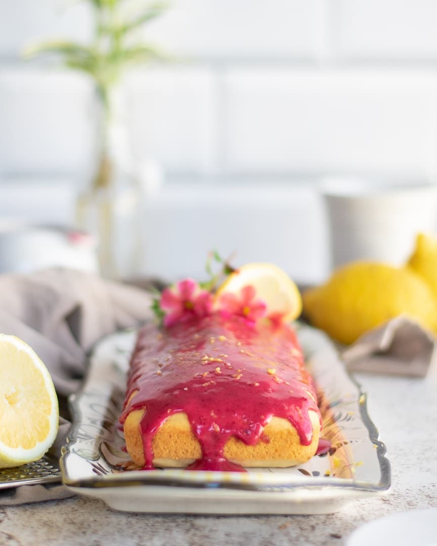receita sem ovos nem leite de bolo de limao simples cobertura framboesas